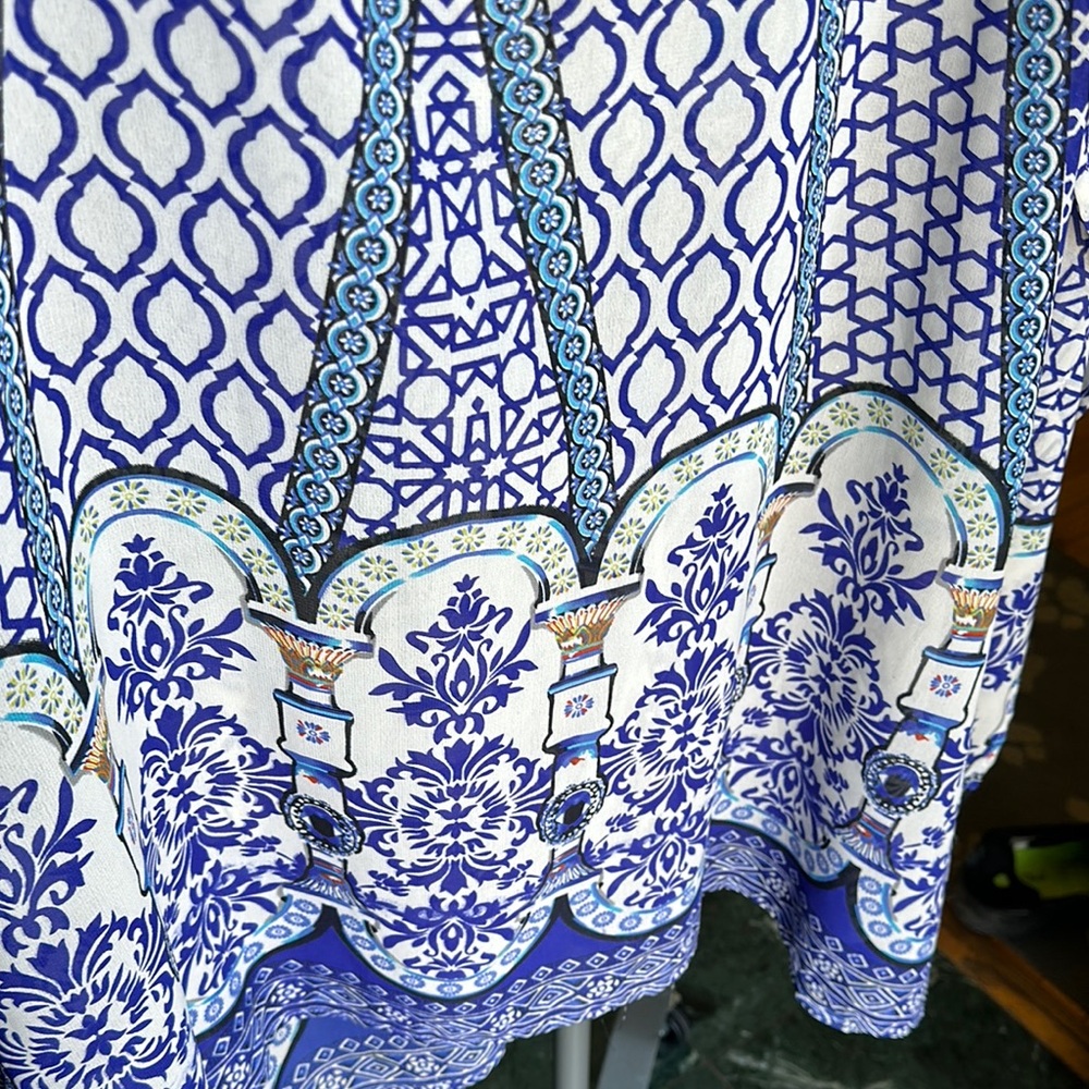Blue and White Patterned Tunic - Picture 6 of 7
